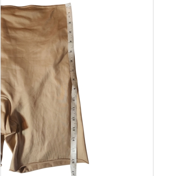 Spanx Simplicity Shapewear Shorts Nude Sz L Lightweight Summer Smoothing Bottoms - Picture 10 of 10